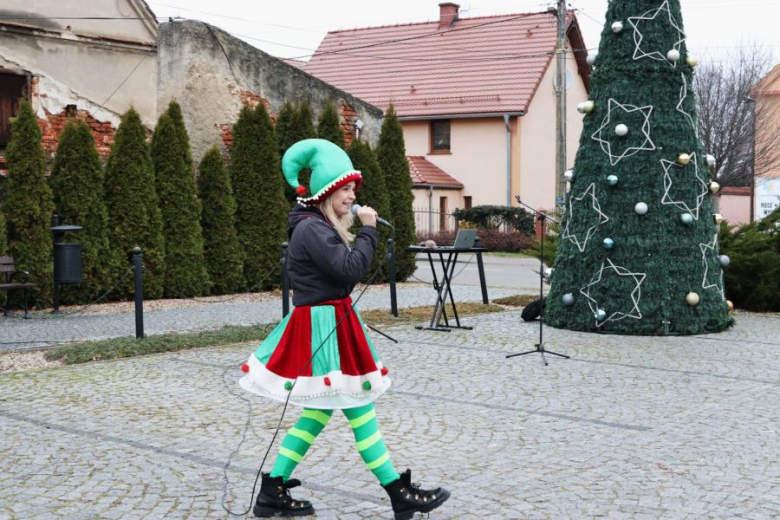 Uroczyste rozświetlenie świątecznej choinki