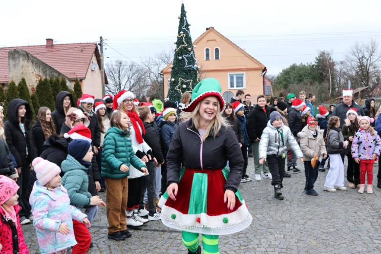 Uroczyste rozświetlenie świątecznej choinki