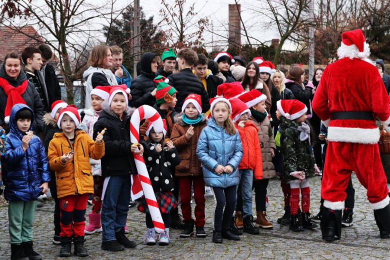 Uroczyste rozświetlenie świątecznej choinki