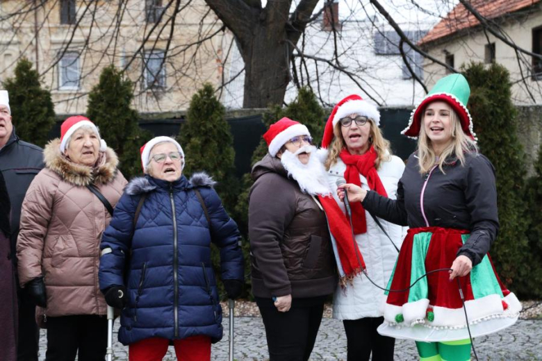 Uroczyste rozświetlenie świątecznej choinki