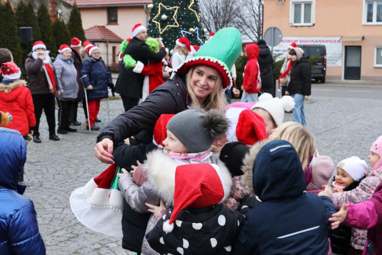 Uroczyste rozświetlenie świątecznej choinki