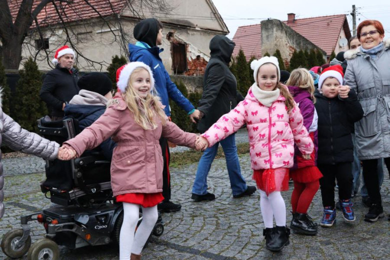 Uroczyste rozświetlenie świątecznej choinki
