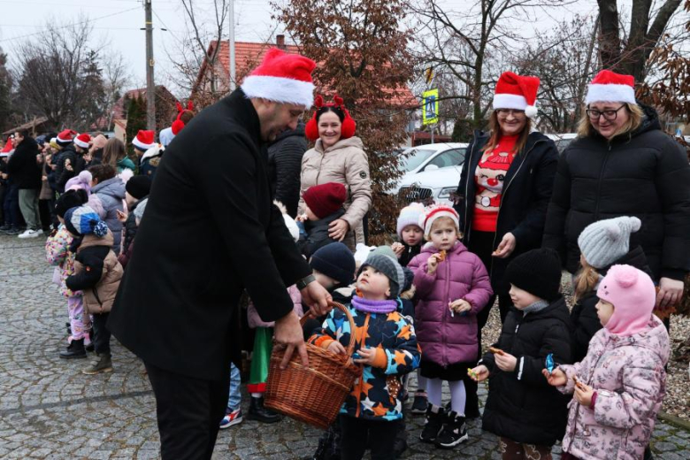 Uroczyste rozświetlenie świątecznej choinki