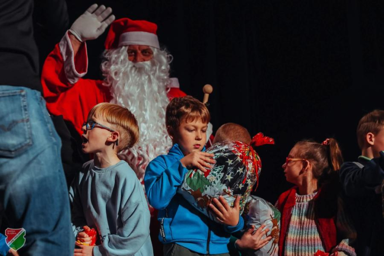 Mikołajki z Polonią Środa Śląska. Udane, rodzinne spotkanie w Domu Kultury