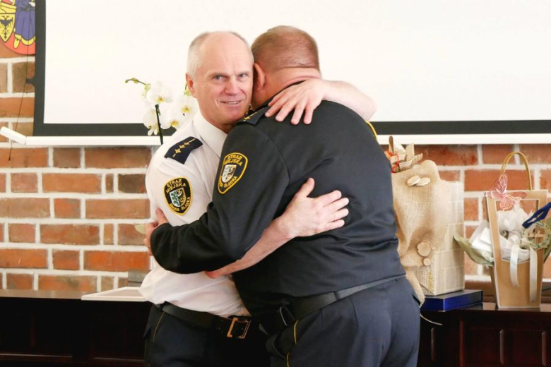 Na nowym etapie życia życzymy dużo zdrowia, spokoju oraz czasu na odpoczynek