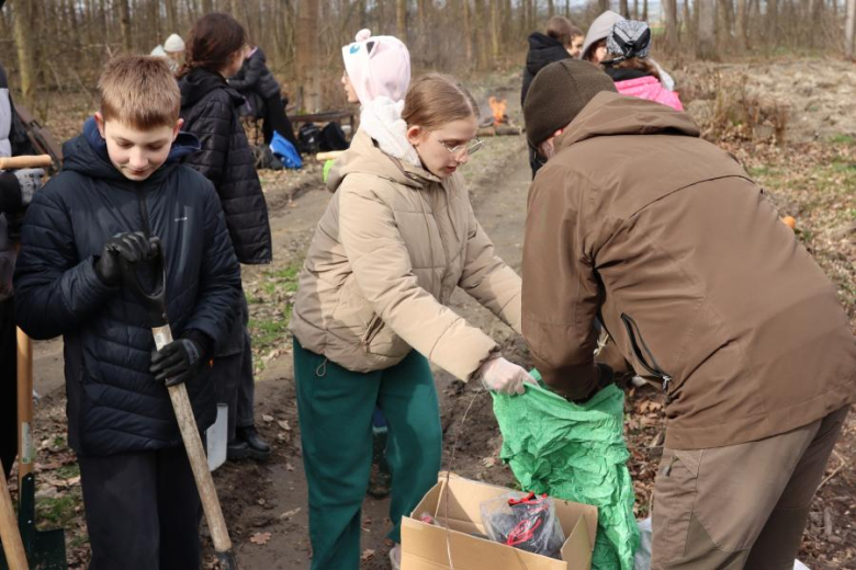 Wspólne sadzenie drzew