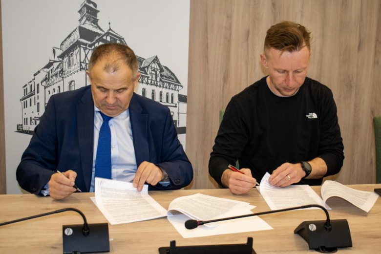 podpisanie umowy na budowę pumptruck w Wilkszynie