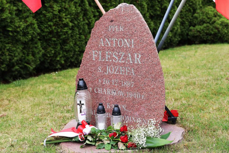 Symboliczny hołd dla zamordowanych w 1940 roku