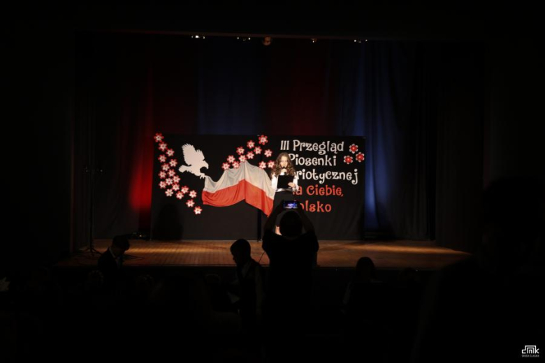 Patriotyczne dźwięki w średzkim Domu Kultury