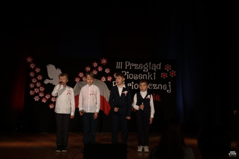 Patriotyczne dźwięki w średzkim Domu Kultury