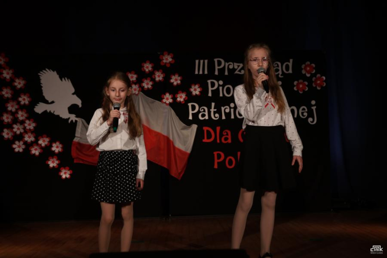 Patriotyczne dźwięki w średzkim Domu Kultury