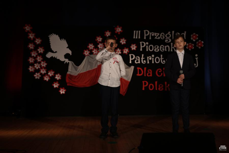Patriotyczne dźwięki w średzkim Domu Kultury