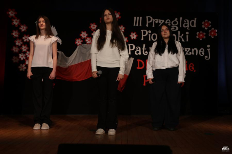 Patriotyczne dźwięki w średzkim Domu Kultury