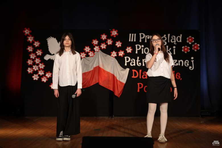 Patriotyczne dźwięki w średzkim Domu Kultury