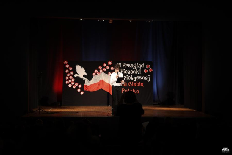 Patriotyczne dźwięki w średzkim Domu Kultury