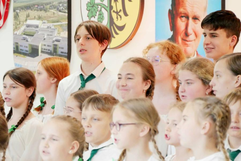 Wyjątkowa uroczystość odbyła się w Szkole Podstawowej nr 1 w Środzie Śląskiej