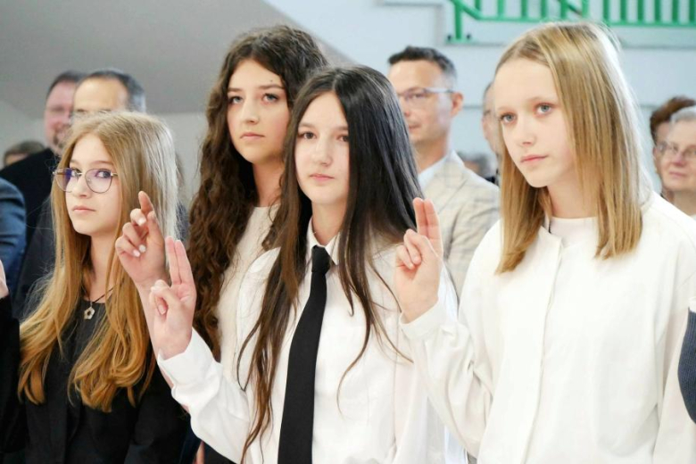 Wyjątkowa uroczystość odbyła się w Szkole Podstawowej nr 1 w Środzie Śląskiej