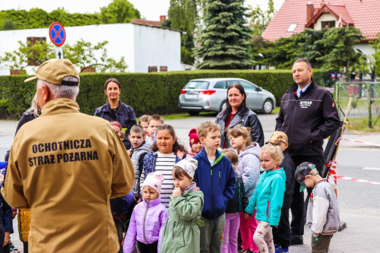 Remizę strażacką odwiedziły dzieci z Zespołu Szkolno-Przedszkolnego w Udaninie