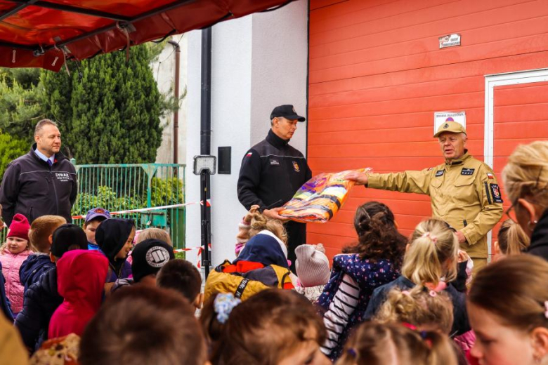 Remizę strażacką odwiedziły dzieci z Zespołu Szkolno-Przedszkolnego w Udaninie