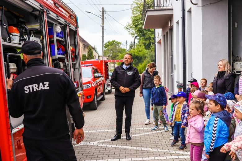 Remizę strażacką odwiedziły dzieci z Zespołu Szkolno-Przedszkolnego w Udaninie