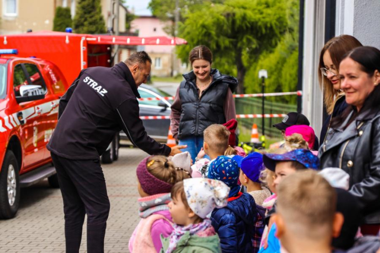 Remizę strażacką odwiedziły dzieci z Zespołu Szkolno-Przedszkolnego w Udaninie