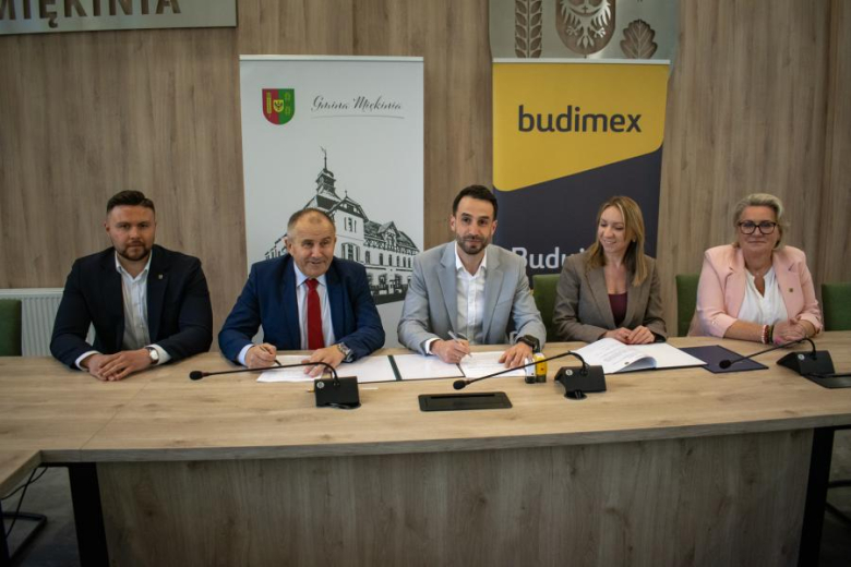 Drugi etap budowy multimodalnego węzła przesiadkowego w Miękini