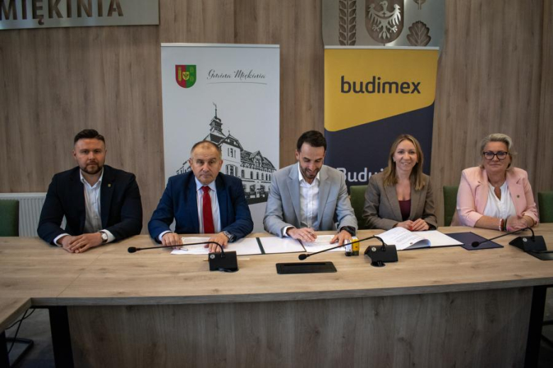 Drugi etap budowy multimodalnego węzła przesiadkowego w Miękini