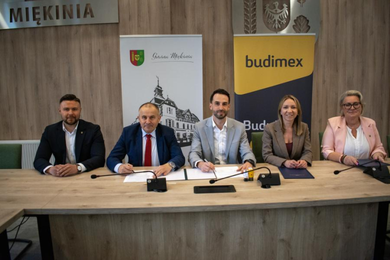 Drugi etap budowy multimodalnego węzła przesiadkowego w Miękini