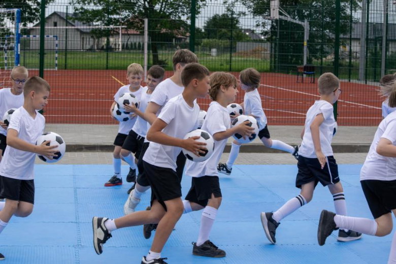 Otwarcie kompleksu sportowego w Ciechowie