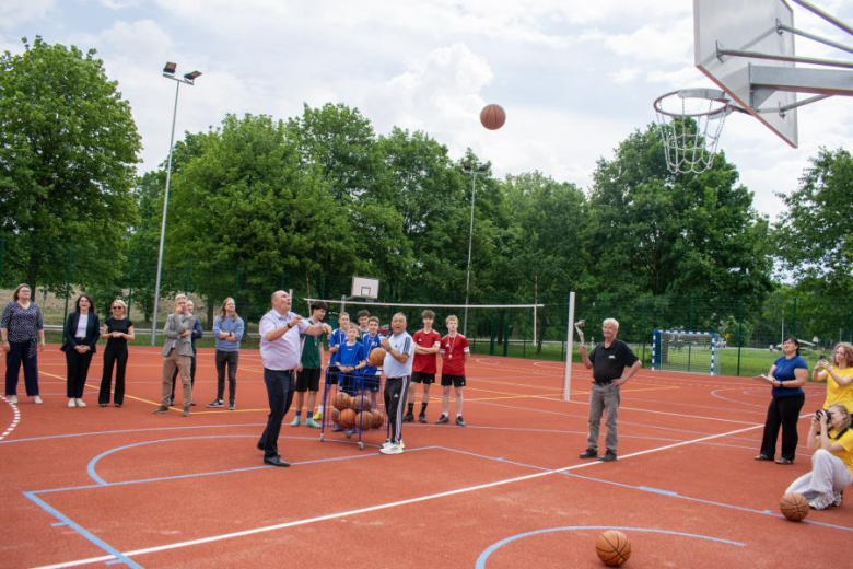 Otwarcie kompleksu sportowego w Ciechowie