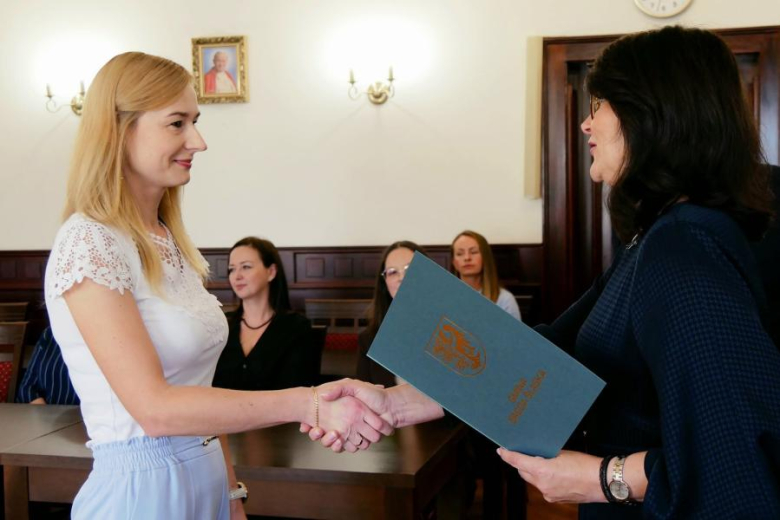 Pomyślnie zdały egzaminy i złożyły uroczyste ślubowanie 