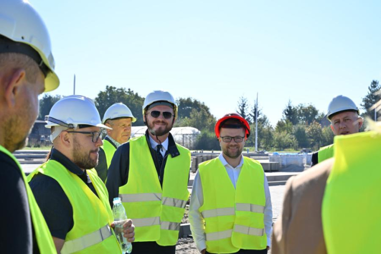 Radni i władze gminy na wizji lokalnej. Sprawdzili postęp kluczowych inwestycji
