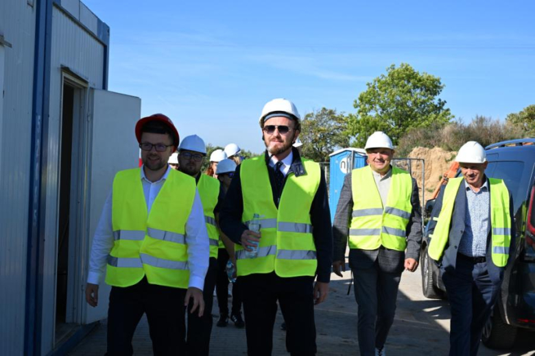 Radni i władze gminy na wizji lokalnej. Sprawdzili postęp kluczowych inwestycji