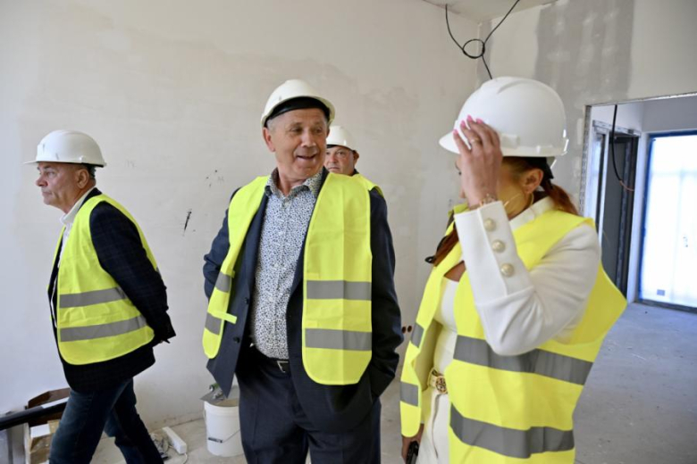 Radni i władze gminy na wizji lokalnej. Sprawdzili postęp kluczowych inwestycji