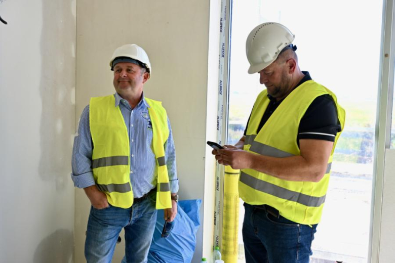 Radni i władze gminy na wizji lokalnej. Sprawdzili postęp kluczowych inwestycji