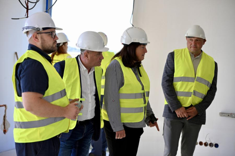 Radni i władze gminy na wizji lokalnej. Sprawdzili postęp kluczowych inwestycji