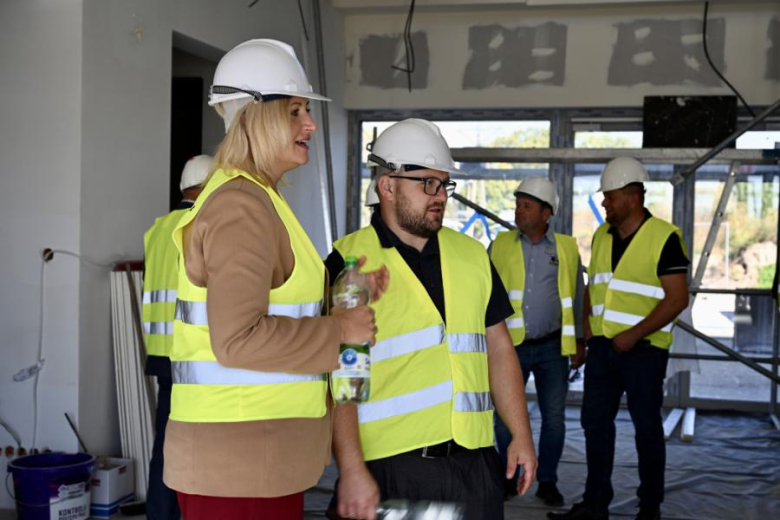 Radni i władze gminy na wizji lokalnej. Sprawdzili postęp kluczowych inwestycji
