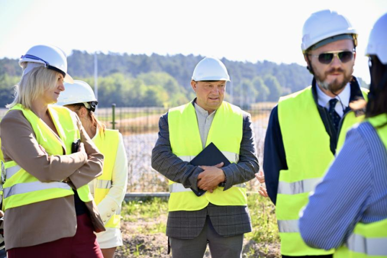 Radni i władze gminy na wizji lokalnej. Sprawdzili postęp kluczowych inwestycji