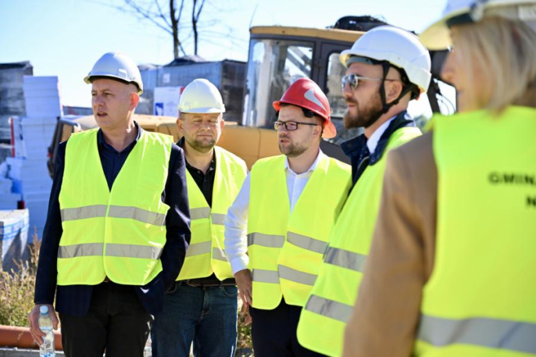 Radni i władze gminy na wizji lokalnej. Sprawdzili postęp kluczowych inwestycji