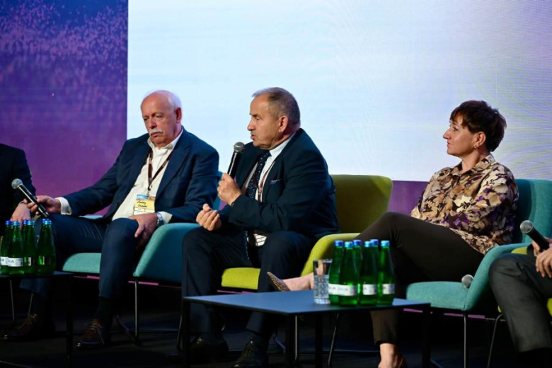 Burmistrz Miękini był jednym z prelegentów panelu dyskusyjnego