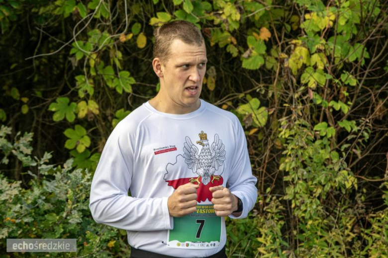 Biegowe emocje w jesiennej scenerii Wilkszyna. Za nami XI Półmaraton Piastowski