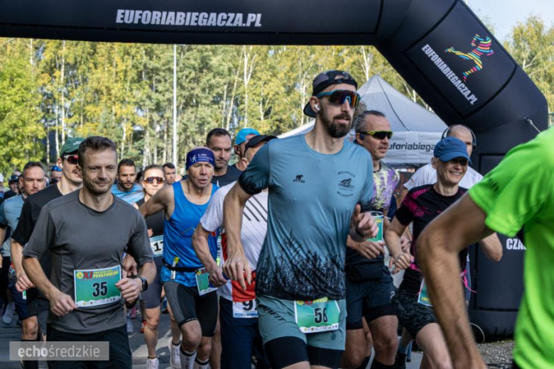 Biegowe emocje w jesiennej scenerii Wilkszyna. Za nami XI Półmaraton Piastowski