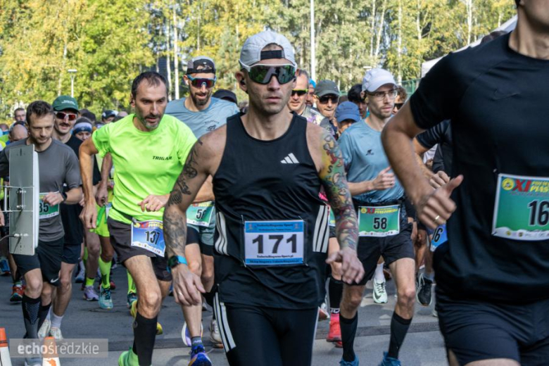 Biegowe emocje w jesiennej scenerii Wilkszyna. Za nami XI Półmaraton Piastowski