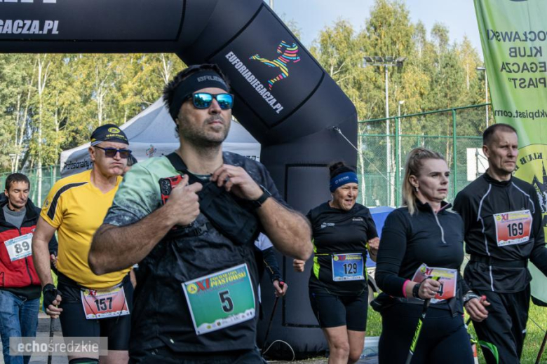 Biegowe emocje w jesiennej scenerii Wilkszyna. Za nami XI Półmaraton Piastowski