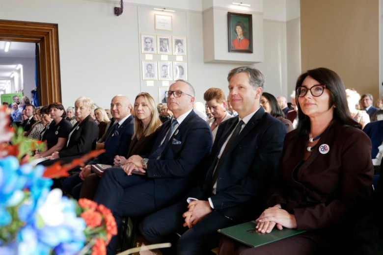 	Osiem dekad działalności to piękna historia