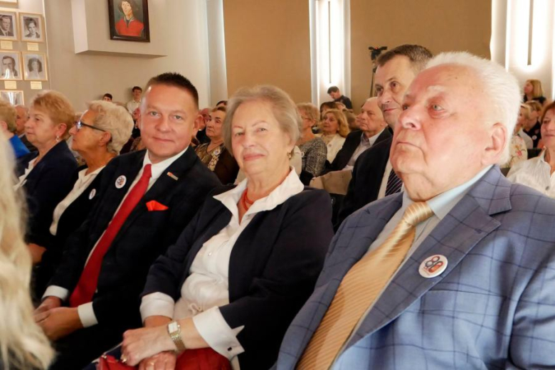	Osiem dekad działalności to piękna historia