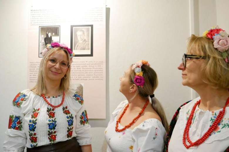 Wernisaż wystawy „Od świtu do nocy, od wiosny do zimy. Świat »Chłopów« W. S. Reymonta”.