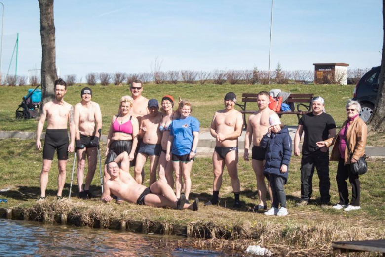 Niedzielnie morsowanie na Kajakach