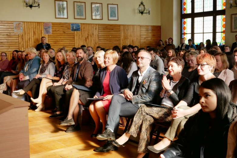 Dzień Edukacji Narodowej to okazja do docenienia trudnej i odpowiedzialnej pracy