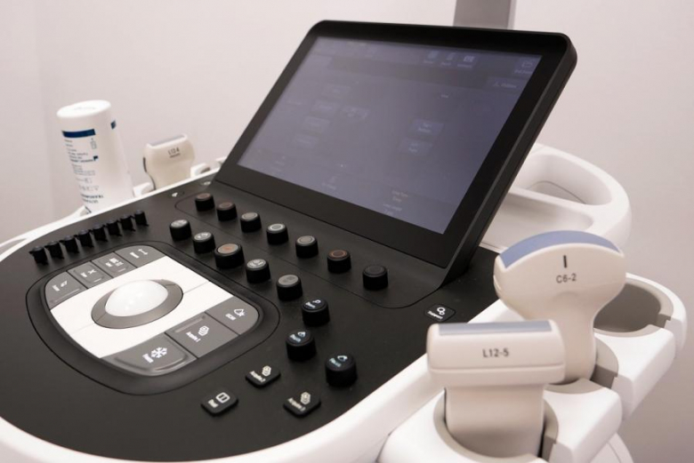 Dzięki darowiźnie Gminy Miękinia nowy sprzęt trafił do Średzkiego Centrum Zdrowia [Zdjęcia]